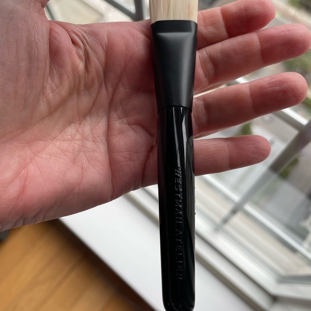 Westman Atelier Foundation brush.